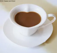 Becher Europäischer Stil Keramik Fancy Heartshaped Coffee Tasse und Untertassen Set Pure White Comma Tea Creative Utensils4954078