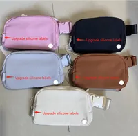 Nya Lu Belt Bag Officiella modeller Ladies Sports midjeväska utomhus Messenger Chest 1L -kapacitet med varumärkeslogotypuppgradering Silikonetikett och plysch bokstavversion