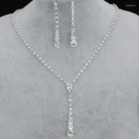 Colliers pendents Fashion Ladies Bijoux Set Water Drop Drop Crystal Ringestone Colliers Oreilles Accessoires de vêtements de mariage Bridal