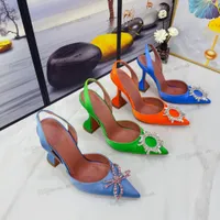 Amina klänningskor sandaler satin spetsiga slingbacks bowtie pumpar kristallsunflower högklackade sko kvinnors lyxdesigner party bröllop muaddis skor