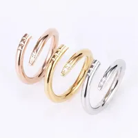 Anelli per chiodo a banda Love Ring Designer Jewelry Titanium Steel Gold Rose Gold Silver Diamond Cz Fashion Classic Simple Wedding Engageme1896