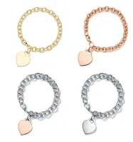 Chain Heart Shaped Armband Tiffan Letter T Familjen förtjockad charmarmband Designer för kvinnliga smycken Luxury Love Bangles för 3929124