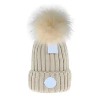 Beanie Cap Mens Tasarımcı Kova Şapkaları Yeni Moda Kadınlar Bayanlar Sıcak Kış Beanie Büyük Sahte Kürk Pom Poms Bobble Hat Dış Mekan M-2