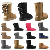 Luxury Fashion Femmes Designer Boots Chaussures Chestnut Midnight Navy Black Grey Rose Plateforme en cuir fourrure Coueurs de cheville Outdoor Snow Winter Botties Flat Snea C3JW #