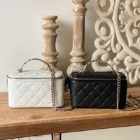 Qualidade original 17cm Small Cosmetic Bags Designer de luxo vaidade com sacos de corrente com caixa C194
