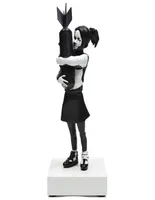 Dekorativa f￶rem￥l Figurer Banksy Bomb Hugger Modern Sculpture Bomb Girl Staty Harts Table Piece Bomb Love England Art House DE6566619