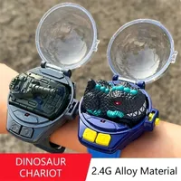 Electricrc Car Watch Control Mini RC Dinosaur Tank Forme 24g Cadeau LED électrique à distance pour les enfants les enfants le jour de l'anniversaire 221101