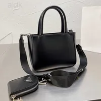 Designer Women Tote Shoulder Bag Italy Milano Fashion Woman Crossbody Handbags Leather Large Beach Handbag With Coin Luxurys Purse Wallet