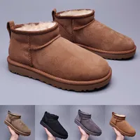 2023 New Australia Women Boots Boots Designer Ultra Mini Boot Classic Classic Coarties Chaussures Femmes ch￢taignes Fourrure de mouton Suede en peluche Hiver Reconfort Chaussures Men de chaleur