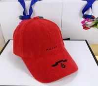Górna czapka retro baseballowa jagnięce włosy ciepłe alfabet haftowane czapki zewnętrzne czapki dla mężczyzn