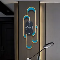 壁時計北欧の金属贅沢ユニークなアート美学大きなリビングルームの装飾時計クラシックダレテコレーションアイテム