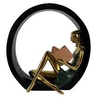 Творческая смола чтение девушки статуэток украшения Европа леди миниатюрная мебель