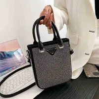 Bag Women's Bag 2022 Neue Textur Strass kleiner quadratischer Mode -Totes Diamant Set tragbares One Schulter -Crossbody -Handtaschen