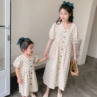 Abiti abbinati in famiglia Summer Mother Daughter Wear Mom Baby Mommy and Me Polk Dots Short Short Short Wreeve Girls Women Women Family Matching Outfits 221105