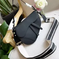 Lüks Nakış Tote Saddles Bag Tasarımcı Kadın Erkekler Çanta Cüzdanları Logo Klasik Palmiye Baskı Crossbody Marka Deri Debriyaj Omuz Çantaları Çanta