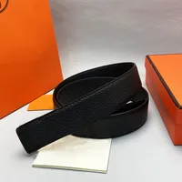Men Designer Belt Classic Fashion Business Carta informal de metal suave Hebilla de metal para hombres Cinturón de cuero Ancho de 3.8 cm con caja de naranja 105-125