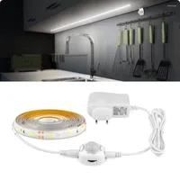 Luzes noturnas Smart Pir Motion Sensor Light 12V LED LAMP TRILHA Fita adesiva para a escada em casa Armário de cozinha Luminária 110V 220V