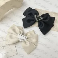 Femmes Bowknot Barrettes Letter Triangle Badage Hairpin Retro Girl Party Cair Clips Fashion Headdress sans boîte