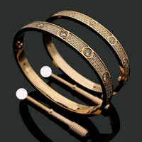 Klassiska titanst￥l armband 3 rad full diamant armband mode kvinnor m￤n chirstmas armband armband avst￥nd smycken guld silver ro2575