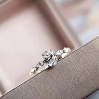 2021 anello di banda punk di qualità lussuosa con diamante scintillante per le donne regalo di gioielleria PS7058205O