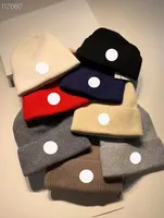 Роскошная вязаная шапка дизайнер дизайнер Beanie Cap Men Женщины Осень Зимние шерстяные шерстяные шапки для черепа повседневная мода 8 цветов