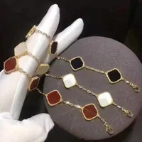 Luksusowy projektant koniczyny Bransoletki dla dziewcząt dla dziewcząt kobiety 13 mm kwiat złota srebrna czarna czerwono -zielona bransoletka biżuteria weselna