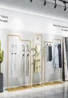 Classificazione in ferro dorato Abbigliamento per mobili commerciali negozio di abbigliamento leggero show di lussuoso spettacolo di stoffa da camera da letto per pavimenti per pavimento 7561873