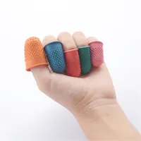 Birden fazla renk yeniden kullanılabilir parmak kapağı koruyucusu eldiven kaymaz kauçuk iğne işi dikiş aksesuarları tırnak aracı