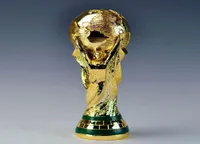 Европейская золотая смола футбольное трофейные подарки мира чемпионы мира футбол Туза Талисман владелец домашний офис Crafts7869323