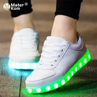 스니커즈 크기 2742 USB 충전기 빛나는 어린이 LED 캐주얼 신발 소년 슬리퍼는 여자 결혼식을 위해 빛나고 있습니다 221113