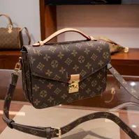 Borse di design di borse da borse di qualit￠ higa Nuova borse a luce della moda una borsa a tracolla a mezzogio