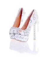أحذية زفاف مصنوعة يدويًا لؤلؤة بيضاء مع أحذية زفاف رائعة من الكريستال