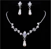 2018 Crystal Drop Pearls Silver Plated Colar Brincos J￳ias de casamento Conjuntos de j￳ias para noivas Acesso a noivas Acesso1961882
