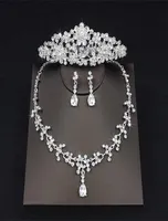 2018 Luxo Drop Rhinestone Jewelry Conjunto de colar Coroa Tiaras Crown Brincos de cabeça de cabeça de três peças Party Bridal Acc3441199