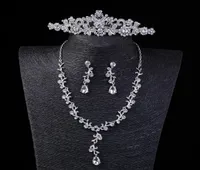 Удивительные свадебные ювелирные изделия Sparkling Three Piece Crown Sarring Sengrace Jewelry Jewelry Wedding Accessories для Ladies2136227