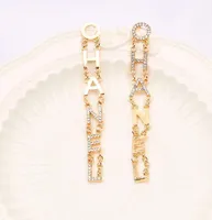 Lüks 18K Altın Kaplama Kristal Rhinestone İnci Küpe Tasarımcı Mektupları Uzun Saplama Markası Küçük Tatlı Rüzgar Kadınlar Düğün Partisi Takı
