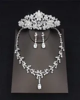 2018 Luxury Drop Rhinestone Wedding Jewelry Set Collier Crown Tiaras Crown Works Oreads Headswear Per perle trois pi￨ces Party Bridal ACC4123860