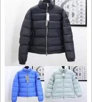 Erkekler Puffer ceket eğik tam vücut mektup aplike tasarımcı erkekler sıcak fermuar dışarısı moda beyefendi stant yaka kış ceket erkek kıyafetleri 9 renk