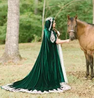 Cheap Hunter Green Velvet Wedding Cloak 2020 Wood Hood Applique Long Bridal Pase Bolero Wrap Wedding Accessories7500525