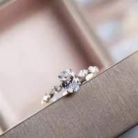 2021 anello di banda punk di qualità lussuosa con diamante scintillante per le donne regalo di gioielleria PS7058260G
