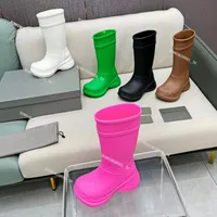 Designer Rain Boots Men Women Bootss Atch Pink Black Green Scarpe per esterni Outdoor Bootie in gomma invernale