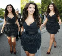 Kim Kardashian Black Ostrich 깃털 칵테일 드레스 짧은 섹시한 드레스 파티 파티 저녁 눈을 잡는 깊은 V 목 유명인 가운 6356014