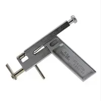Corps d'oreille professionnel Piercing Gun Machine Tool Kit 98pcs Steel Studs Percing the Ear Guns Iron Iron Suit 3070