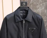 Siyah Puffer Erkek Ceket Aşağı Parkas Giysileri Yastıklı Kalite Katlar Açık Dış Giyim Soğuk Koruma Rozeti Dekorasyonu Artı Ayakkabı Tasarımcı Çanta Dunks