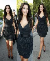Kim Kardashian Black Ostrich 깃털 칵테일 드레스 짧은 섹시한 드레스 파티 파티 저녁 아이 깊은 V 목 유명인 가운 1702657