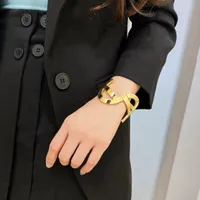 Pulseiras de moda de ponta Pulseira de design Banglely Bracelets de luxo 18K Acessórios para meninas banhadas de ouro