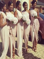 Robes de demoiselle d'honneur grectes afro-américaines 2017 Unique One épaule pêche rose sirène longue robes formelles pour les femmes avec Sash2347162