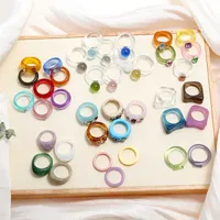 Charme Lats 2021 Ringos de acrílico de resina transparente para mulheres coloridas strass geométricas de joalheria de jóias de dedo redondos J2221107