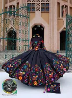 2022 Mangas longas vintage vestidos quinceanera estilo mexicano charro fora das flores do ombro bordadas cetim de cetim vestido de baile baile s7228714