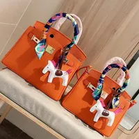 Luxury Designs Shoulder Bags 30CM 25cm Lock Silk Scarves Hand Bags For Young Women Red Black Orange Crossbody Bag Laides Handbags 2023 Handbag Large Capacity